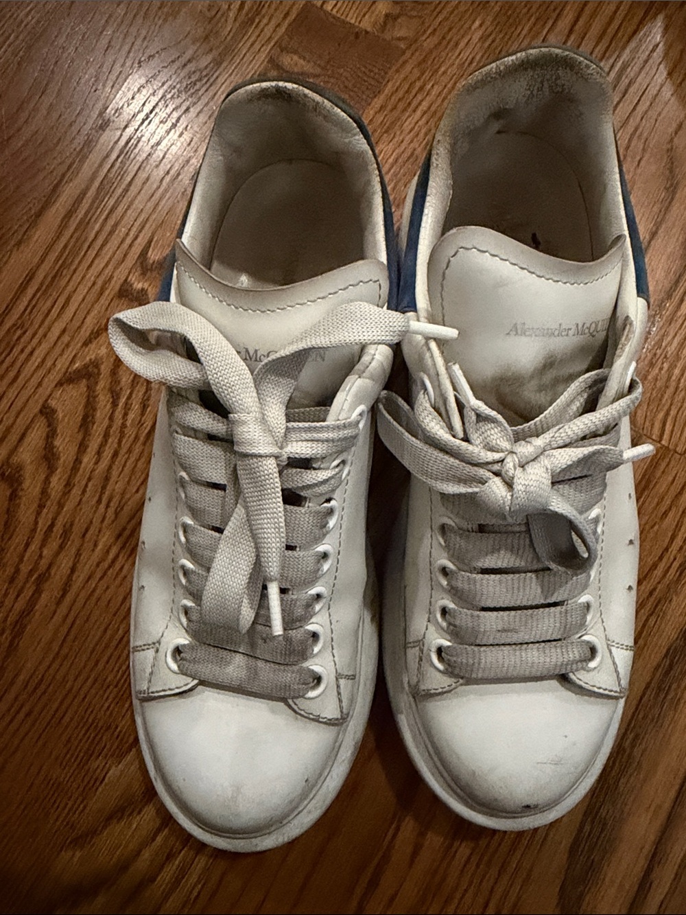 Alexander McQueen White Leather Low-Top Sneakers with Navy Heel